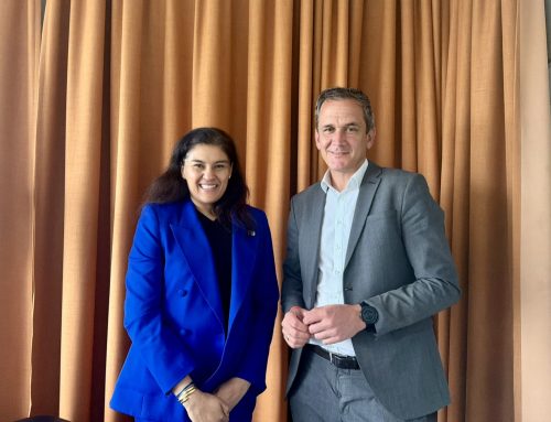 U.S. Generalkonsulin Preeti V. Shah besucht Jens Nettekoven im Landtag